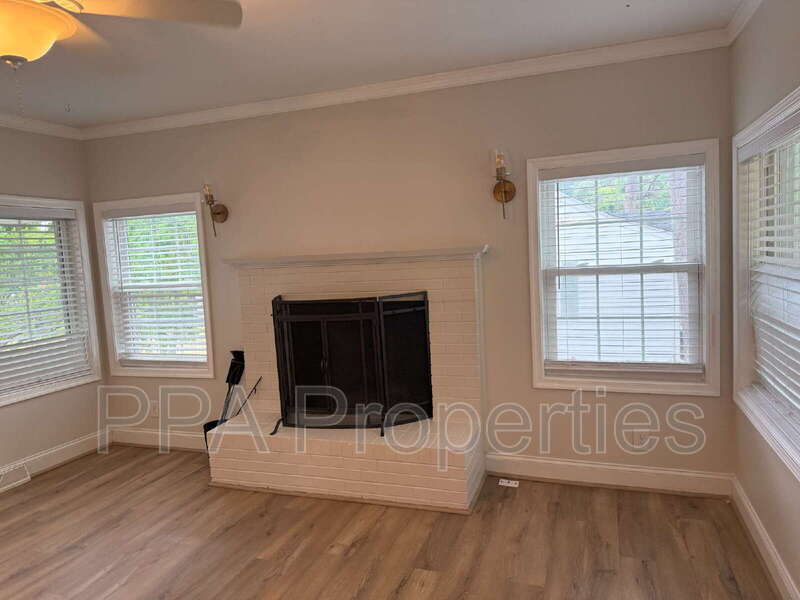 2404 Francis St – photo 3