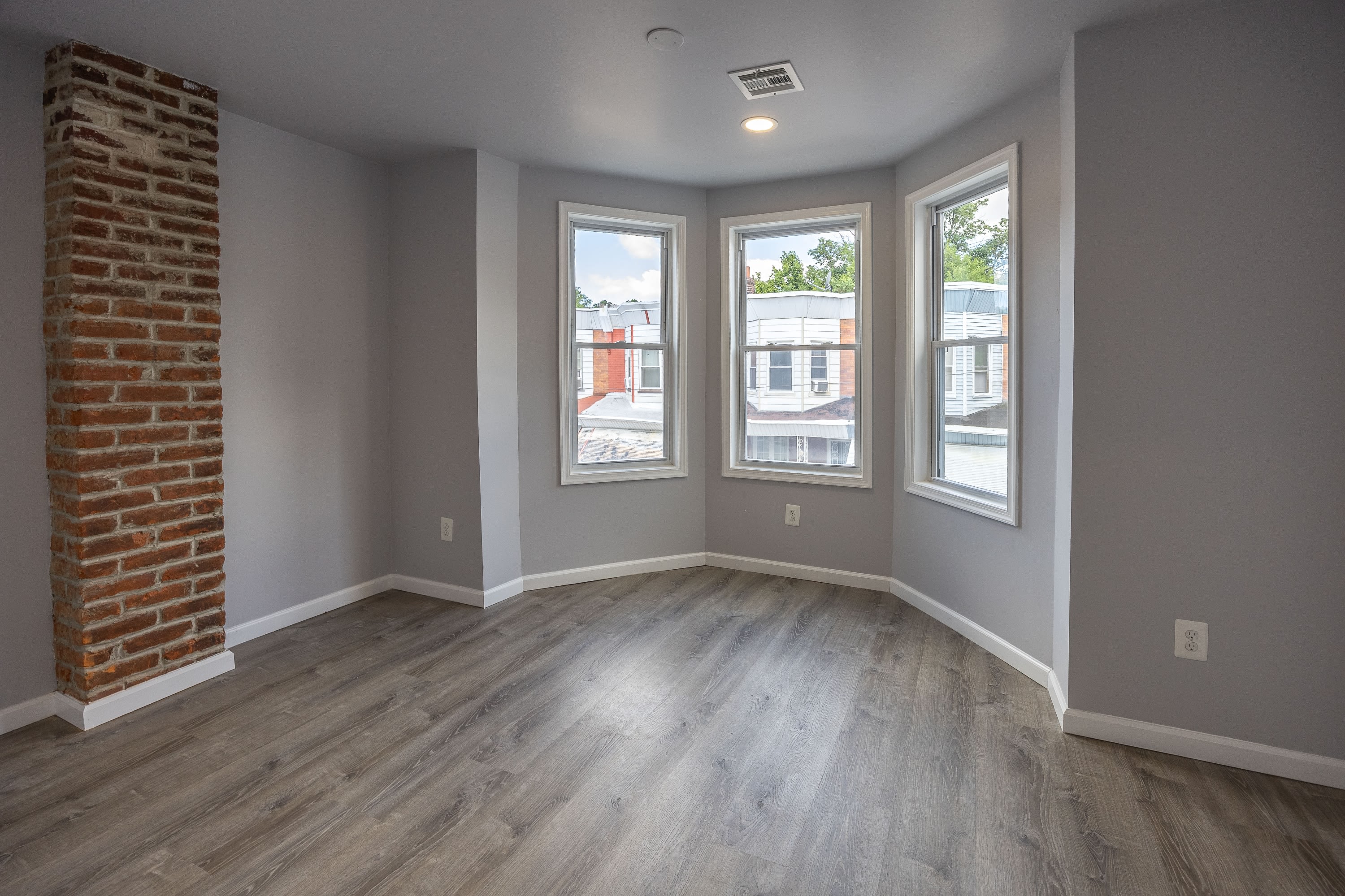 574 Herman Street – photo 1