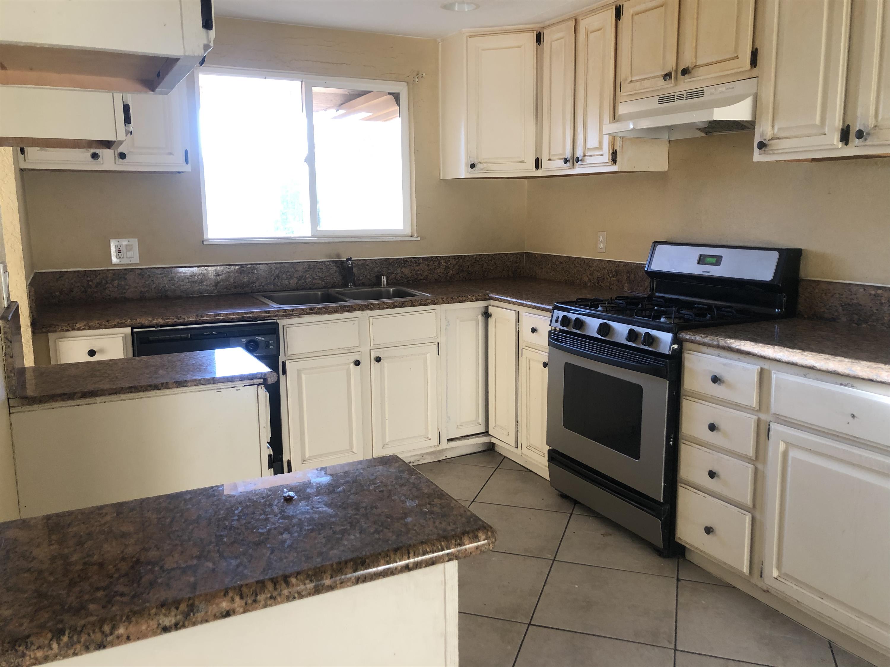 7701 Rotherton Way – photo 4