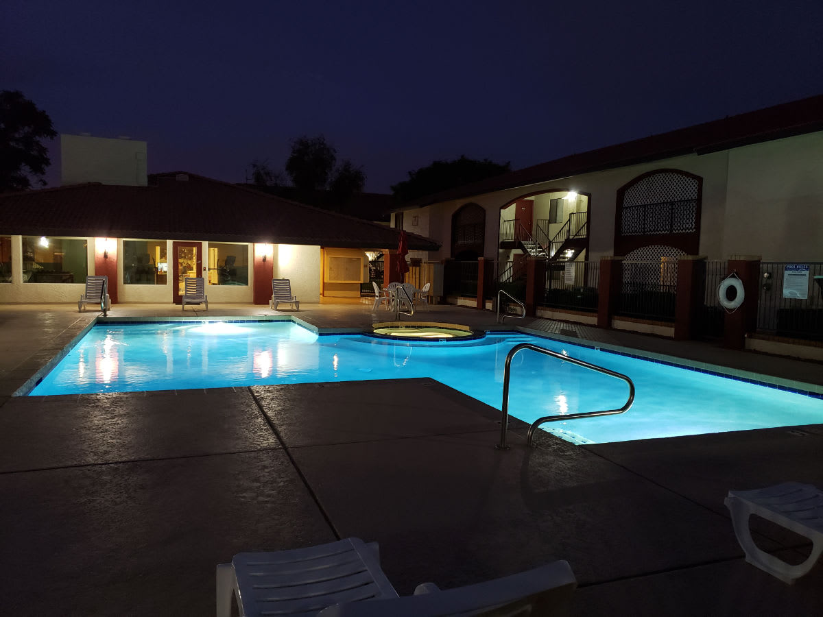 Desert Lakes Apartments – photo 3
