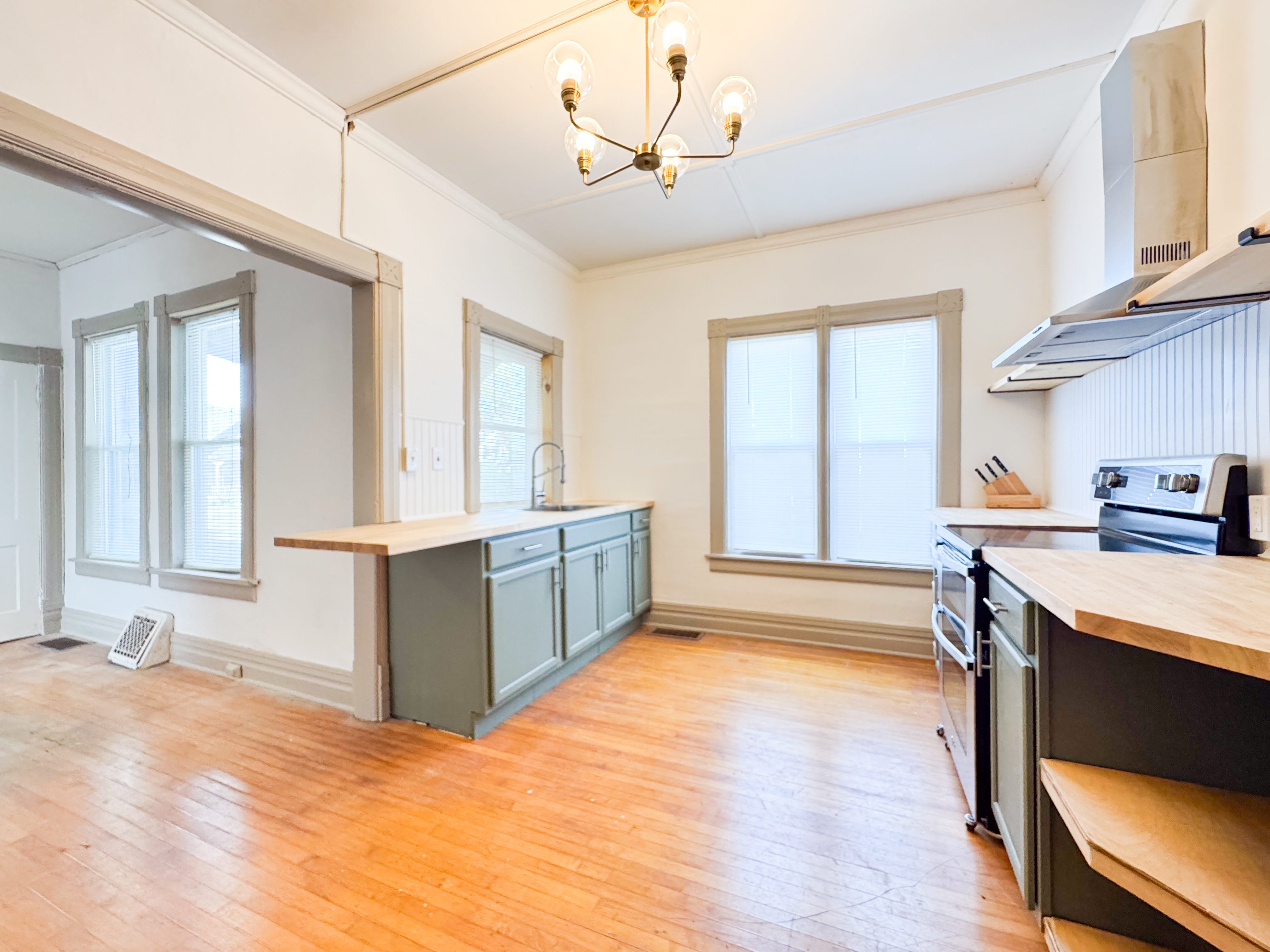 23 Gouverneur St – photo 5