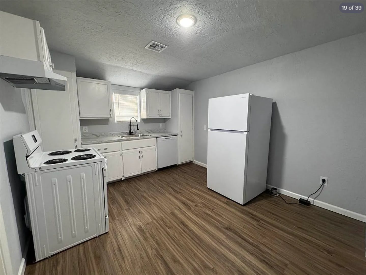 1212 Nw Dearborn Unit 2 Hot New Listing – photo 4