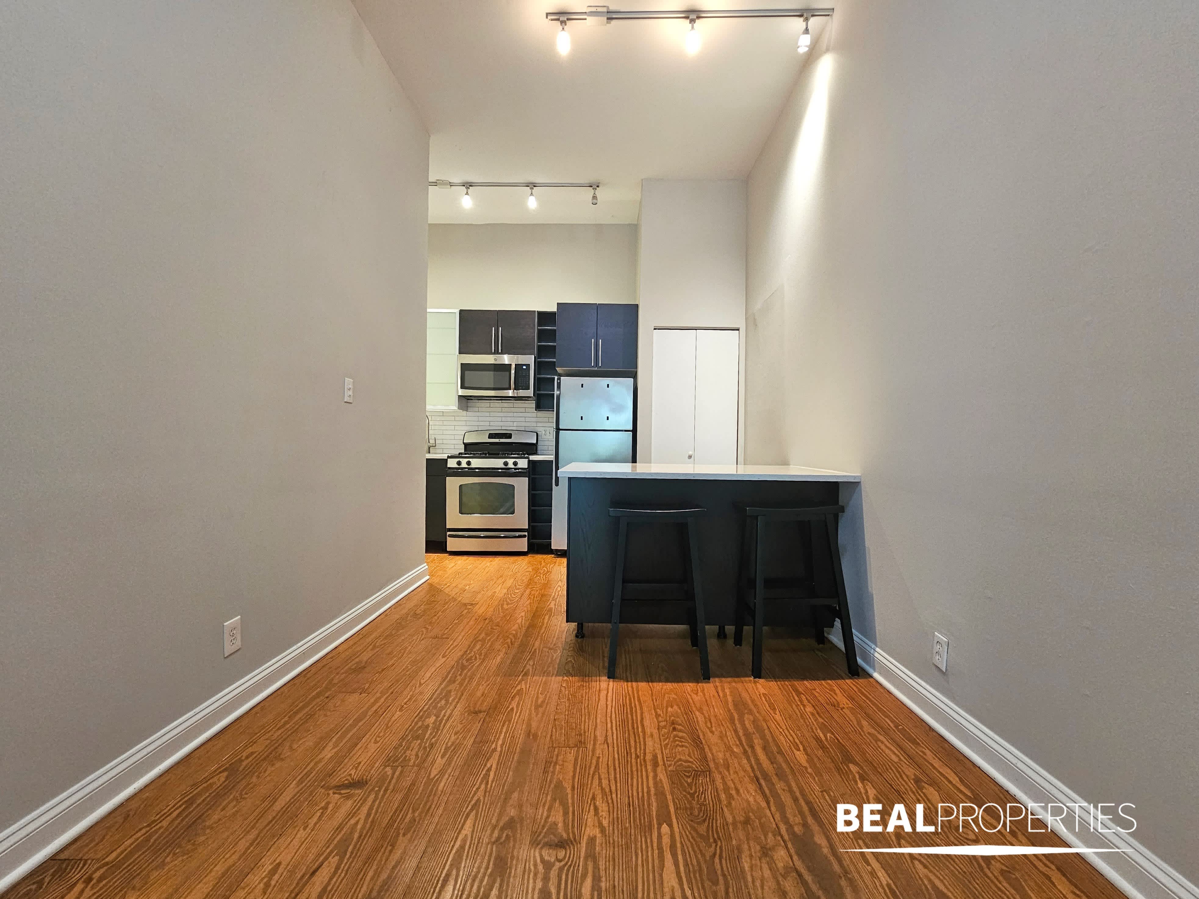 2202 N Clark St – photo 5