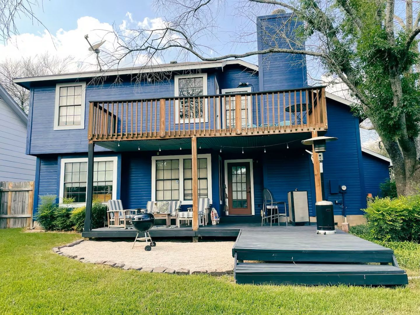 Beautifully Updated 3 2 Fully Furnished In North Austin – photo 2