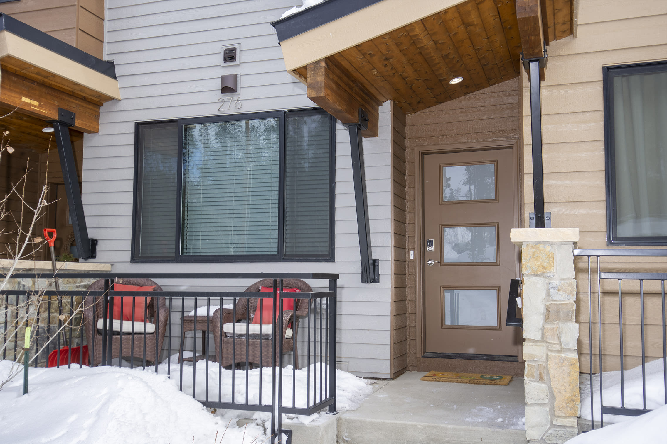 276 Lions Gate Drive – photo 2