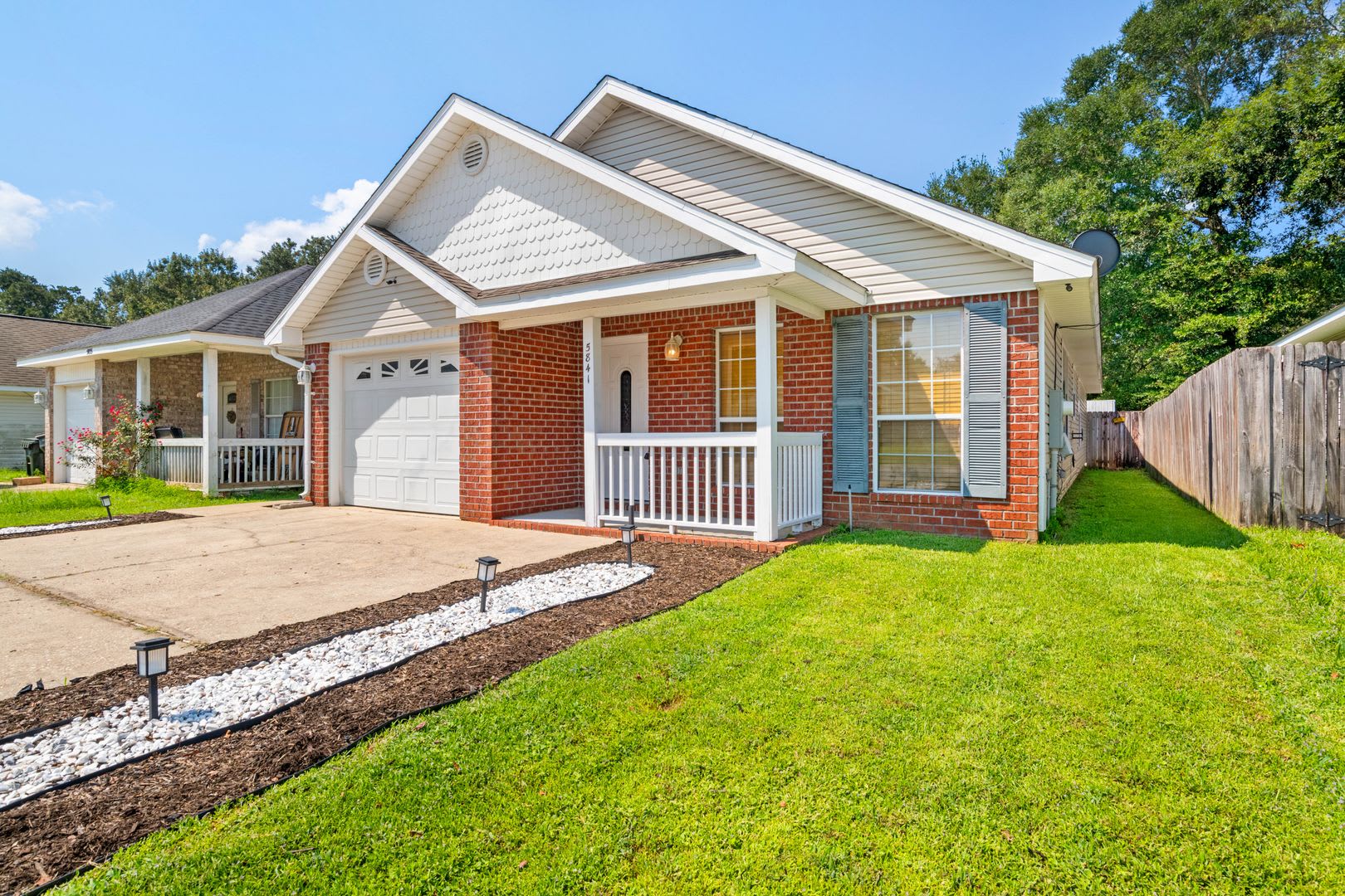 4 Bedroom Home In Quiet Neighborhood – photo 3