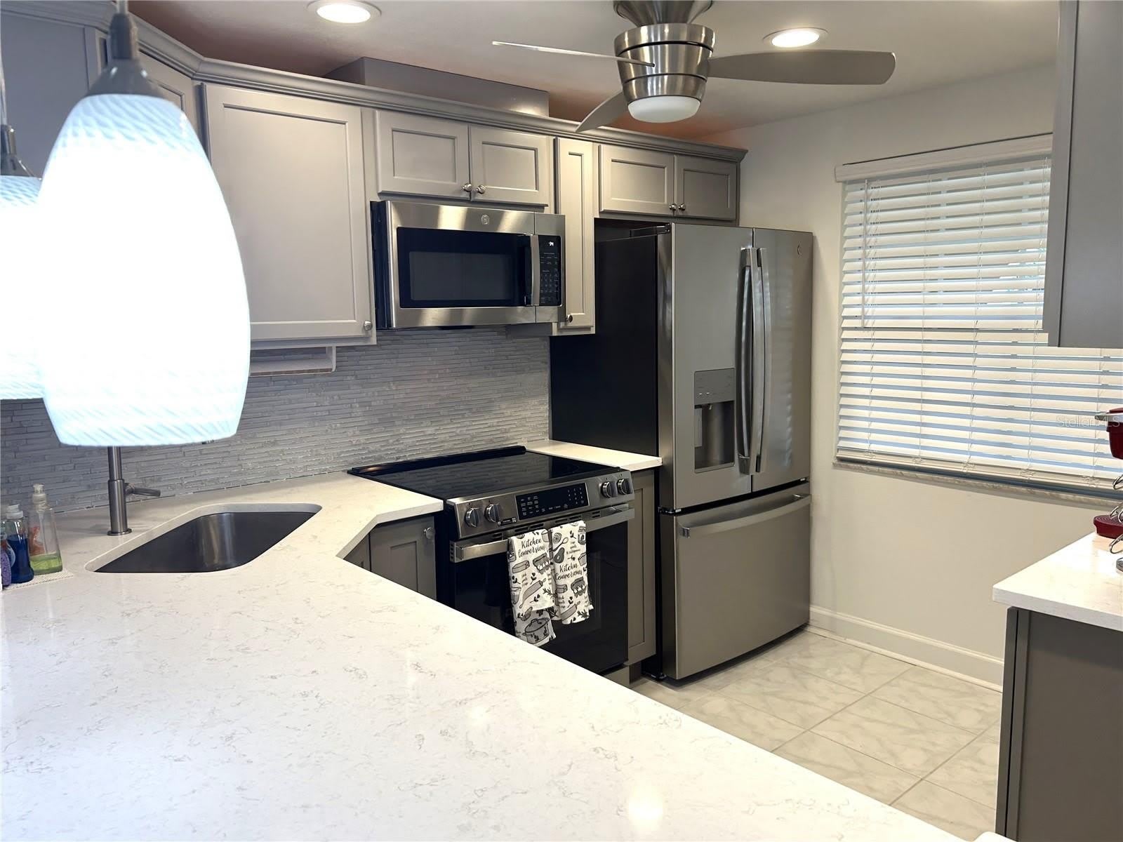 4211 STRATFORD Drive – photo 5