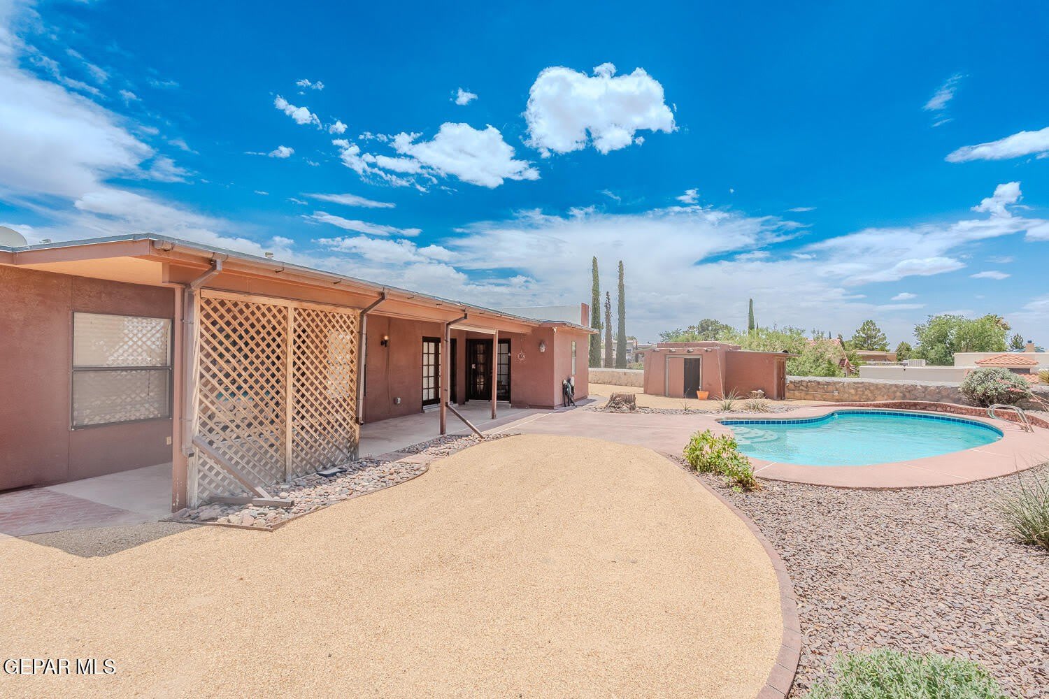 6815 VILLA HERMOSA Drive – photo 2