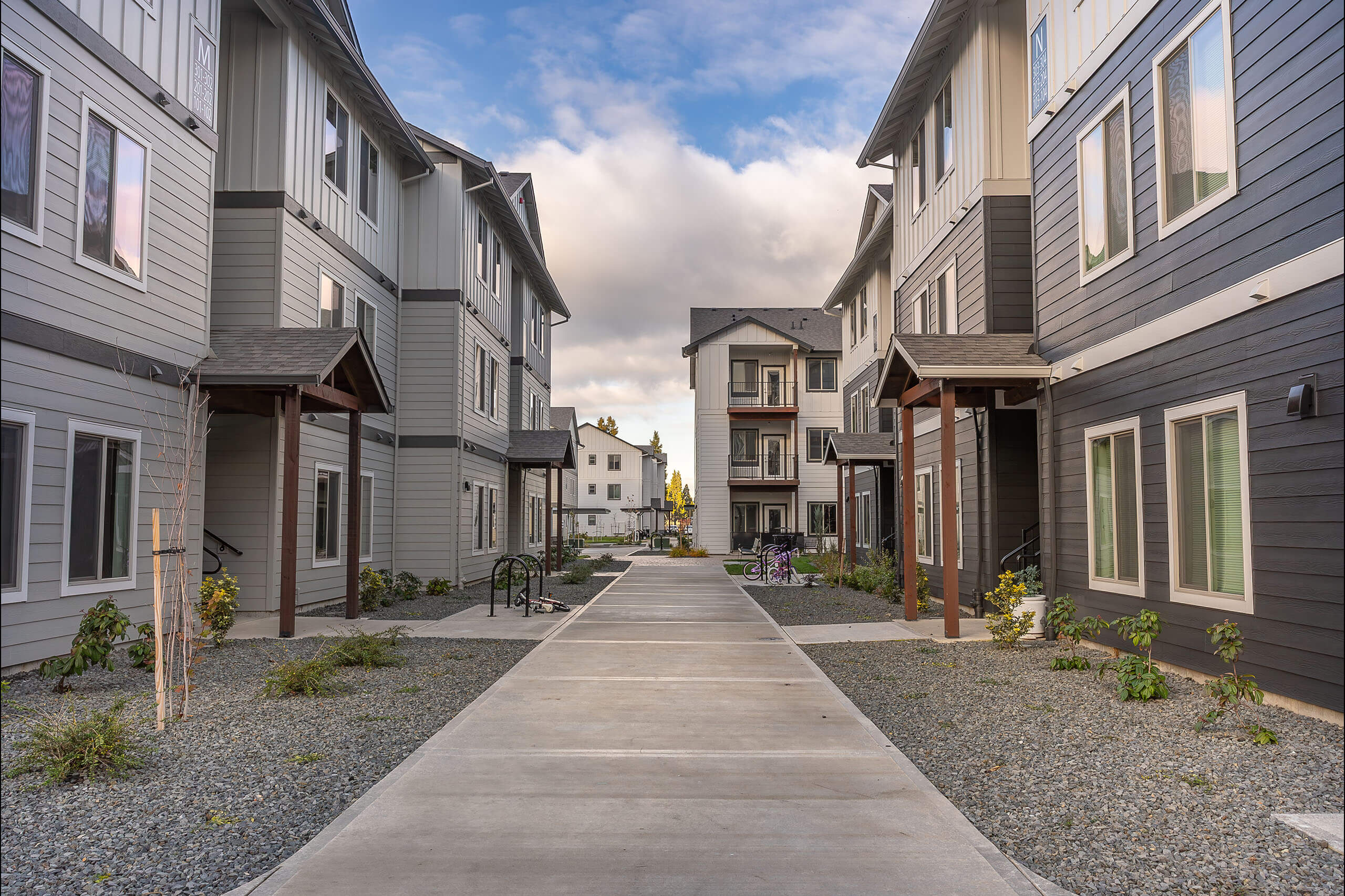 Woodburn West Apartment Homes – photo 2