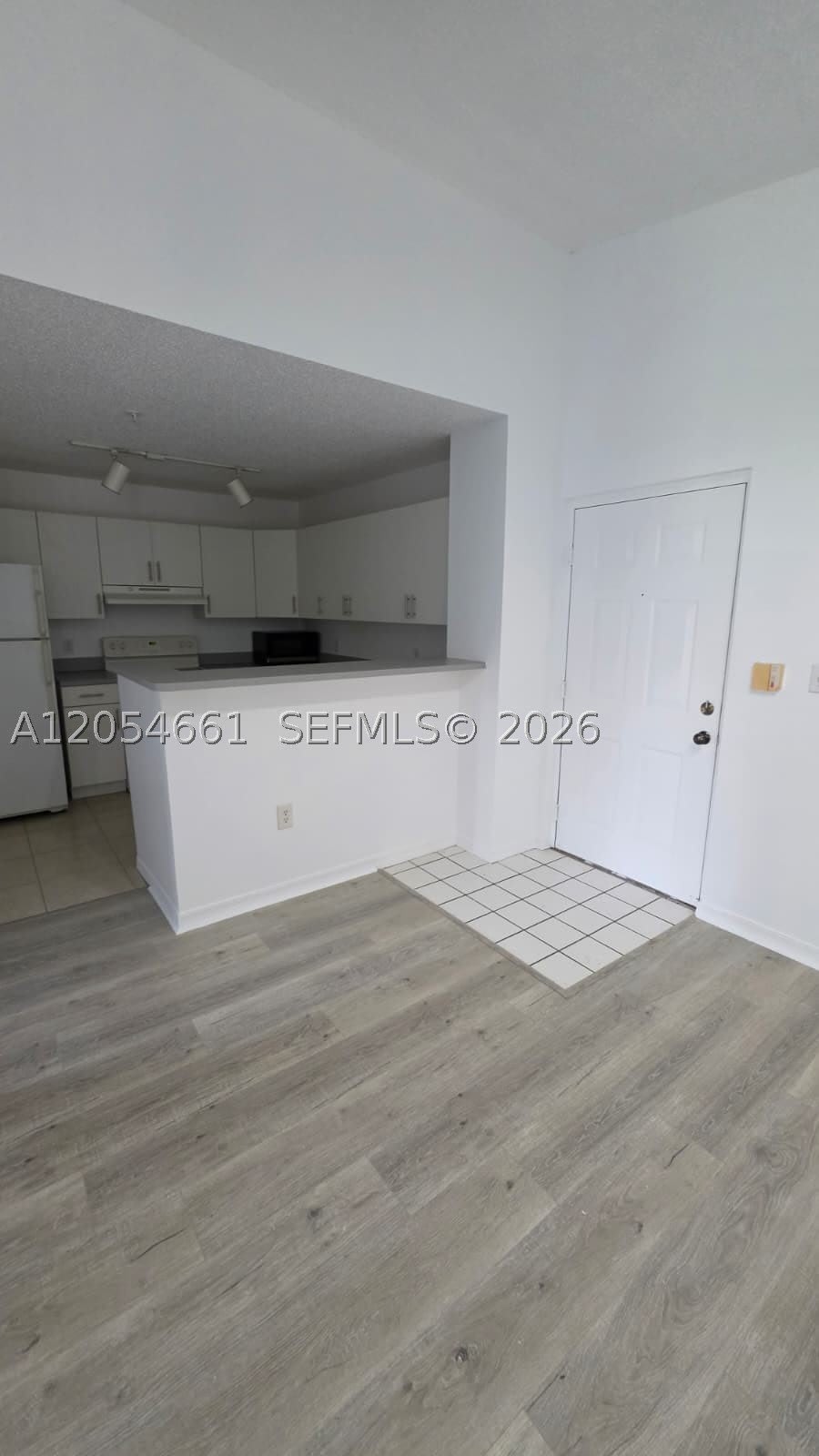 4500 Nw 107Th Ave – photo 3