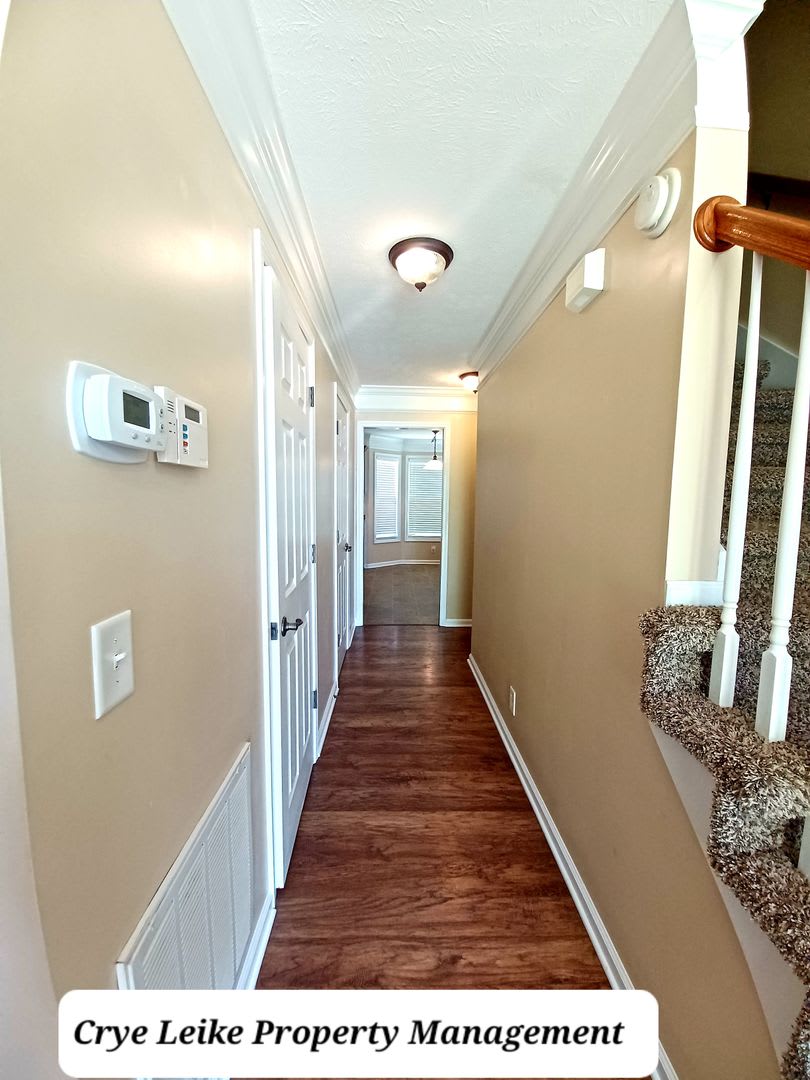 Spacious 3 Bedroom Home With Bonus Room Fenced Yard Pet Friendly – photo 4