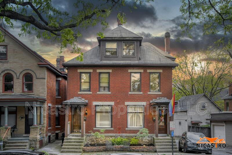 245 Collins Avenue – photo 1