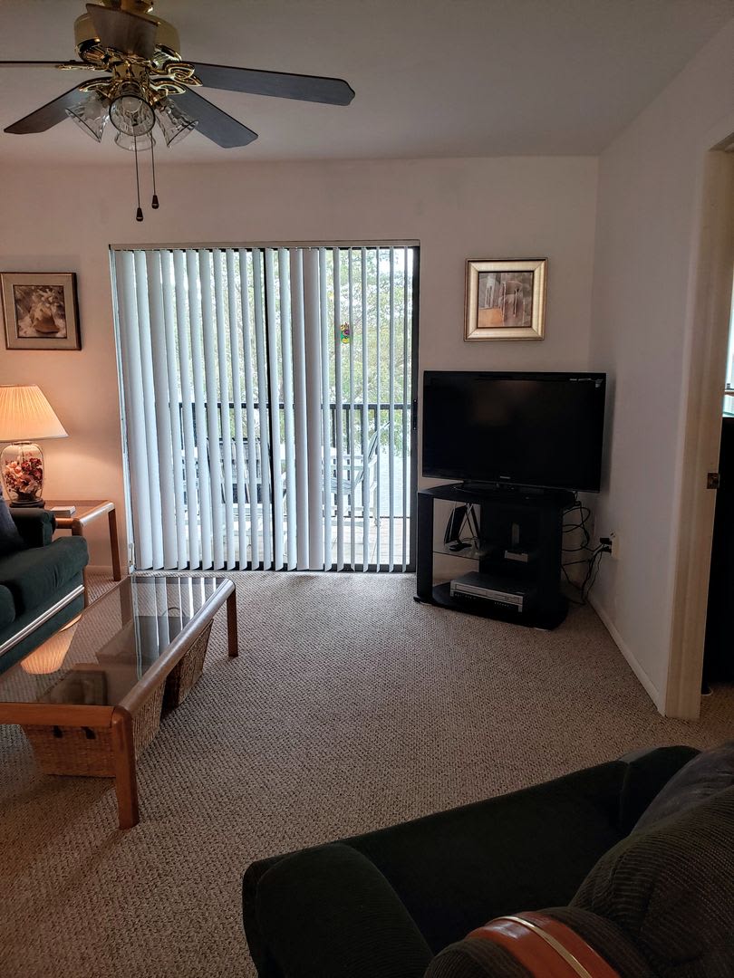 LAKESHORE CONDOMINIUM DEEP CREEK $2400 – photo 5