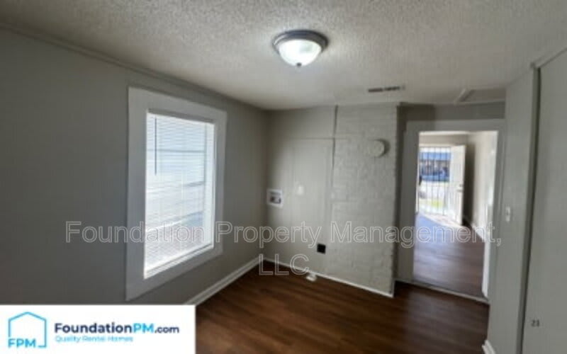1596 Barton Street – photo 5