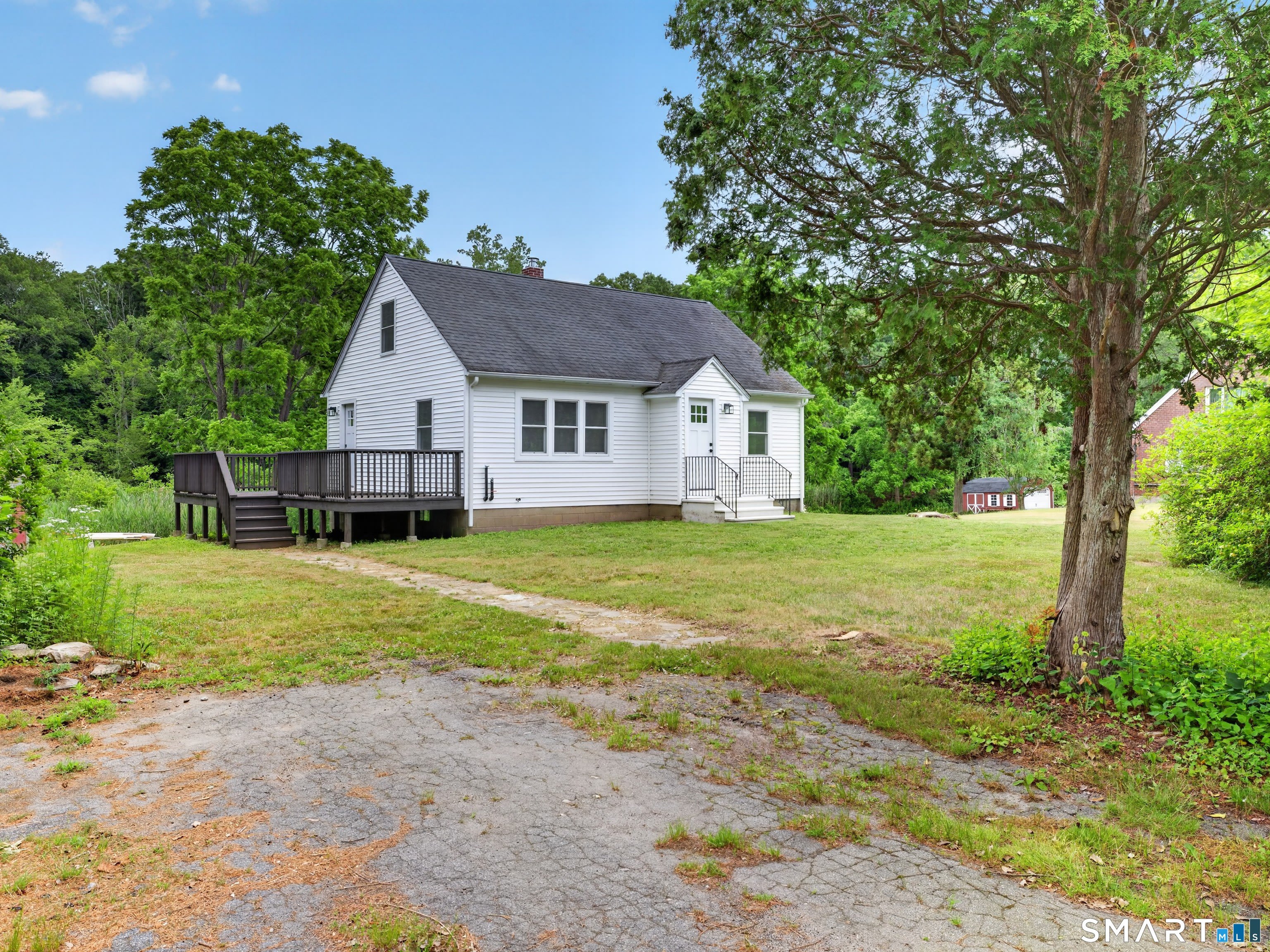 1039 North Road – photo 3