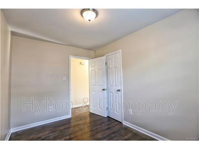 220 W 31st St – photo 5