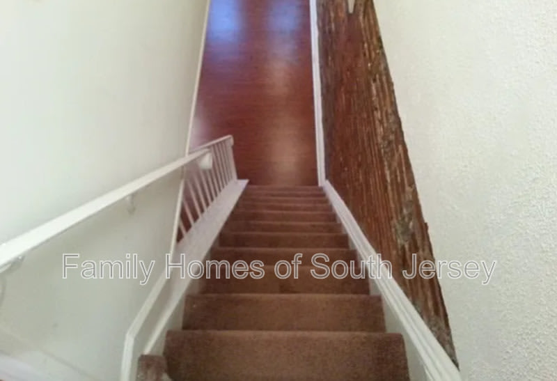 810 N Church St – photo 2