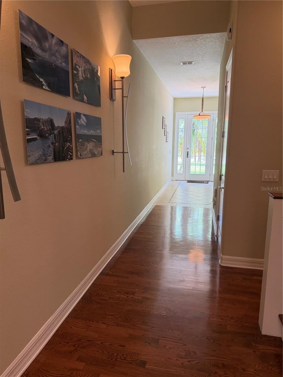 1009 ELMWOOD Street – photo 4