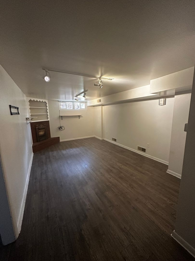 2 Bedroom Apartment Only Steps from Campus – photo 3
