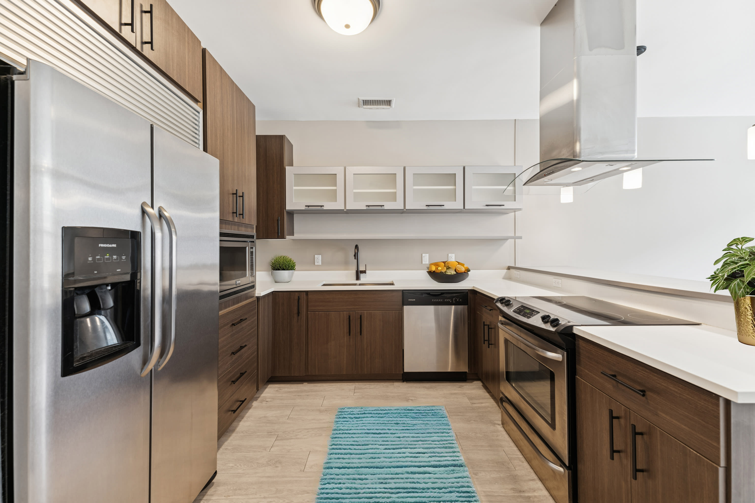 Crocker Park Living – photo 3