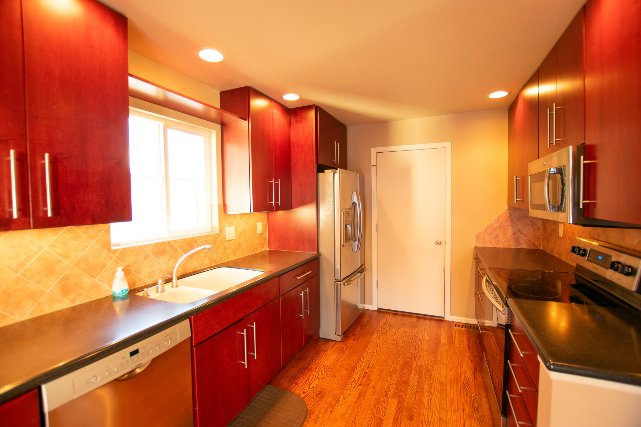 4585 Hennings Drive – photo 5