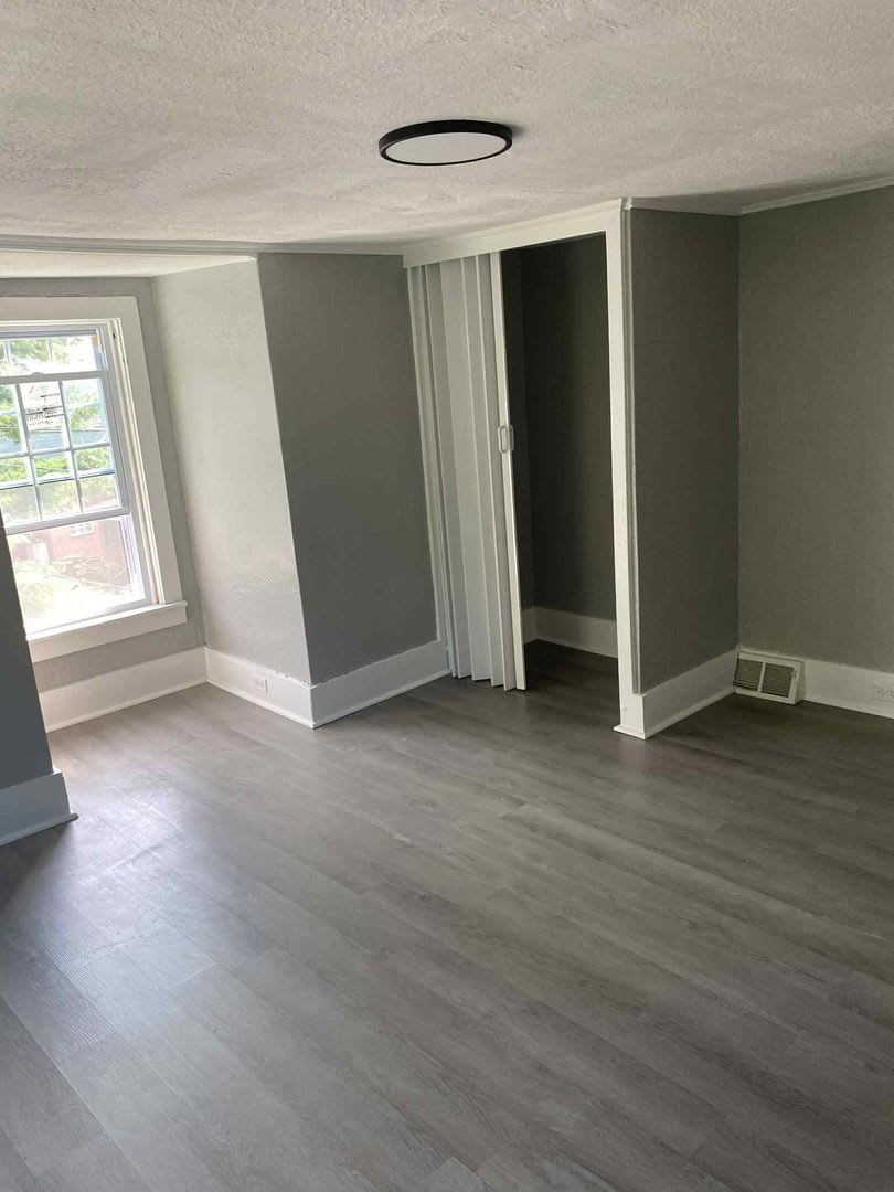 Newly Updated Spacious 4 bedroom 1 bathroom house for rent in Glassport! – photo 4