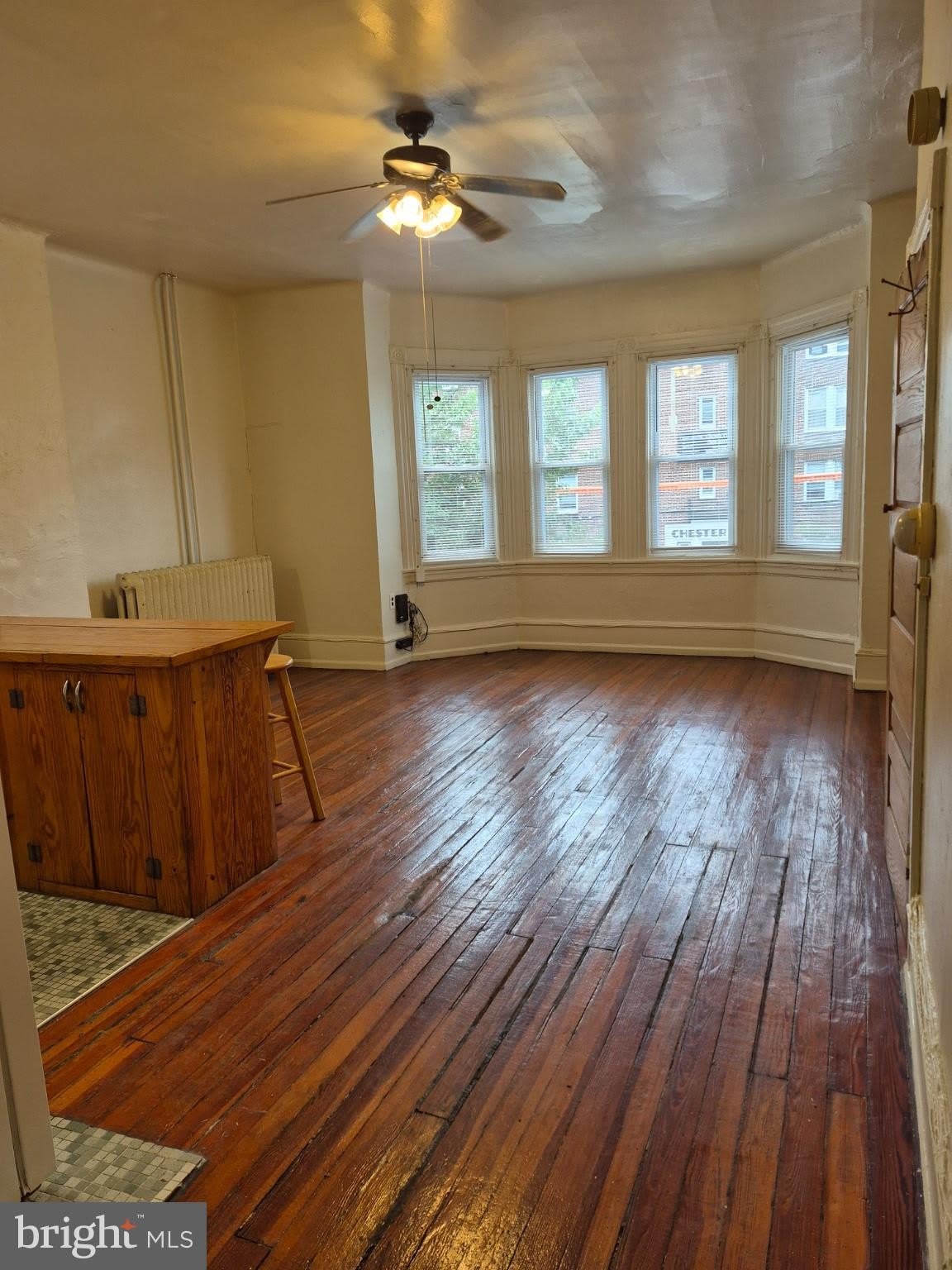 4610 CHESTER Avenue – photo 2