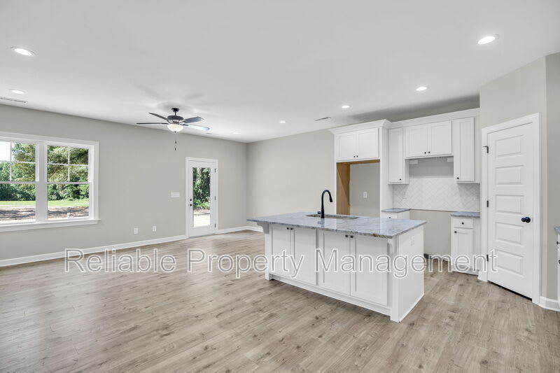 501 B H Parrish Rd – photo 4