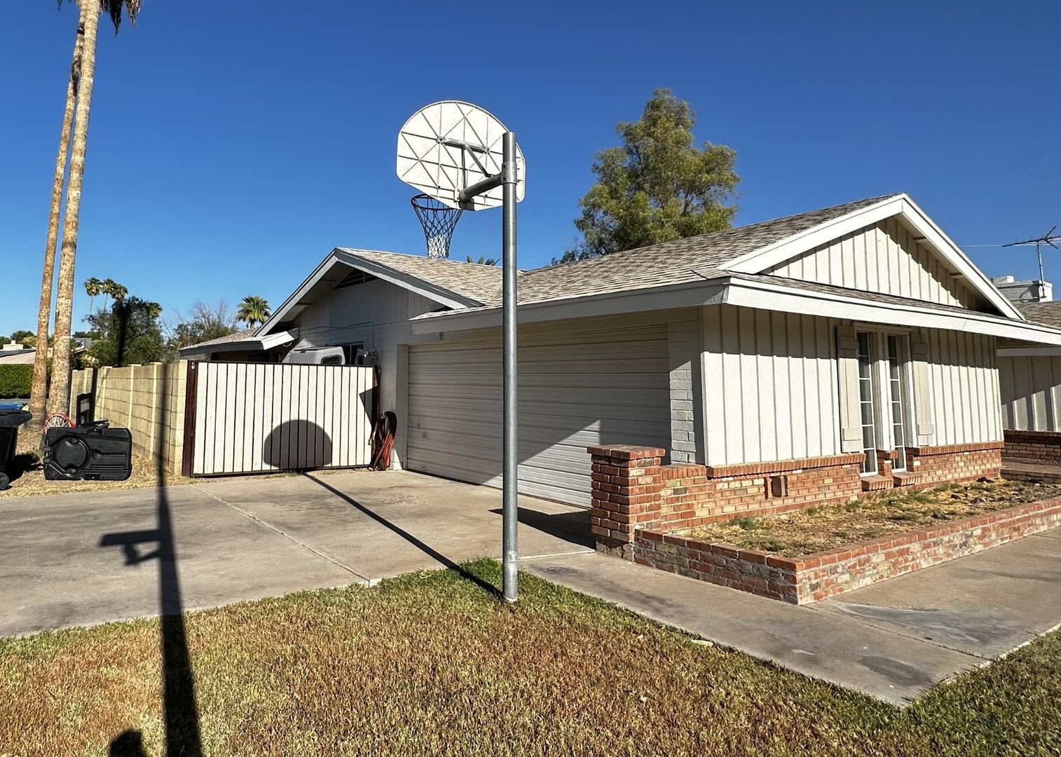 Mesa Rental In Coury Estates – photo 2