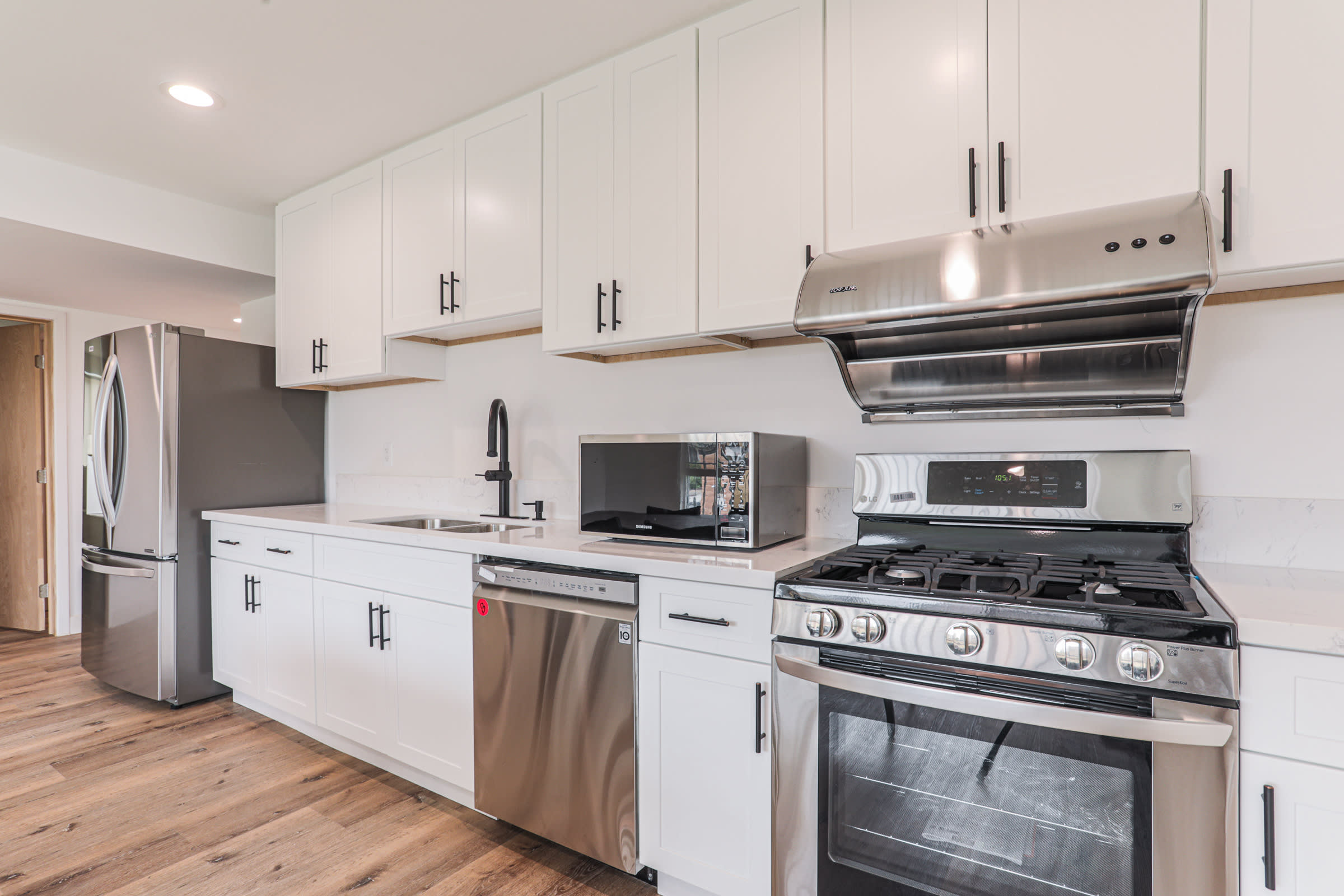 1545 W 36th Place – photo 4