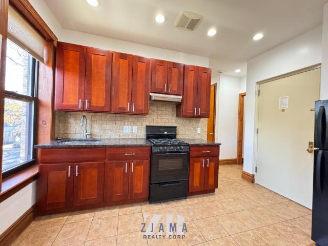 471 Seventh Avenue – photo 2