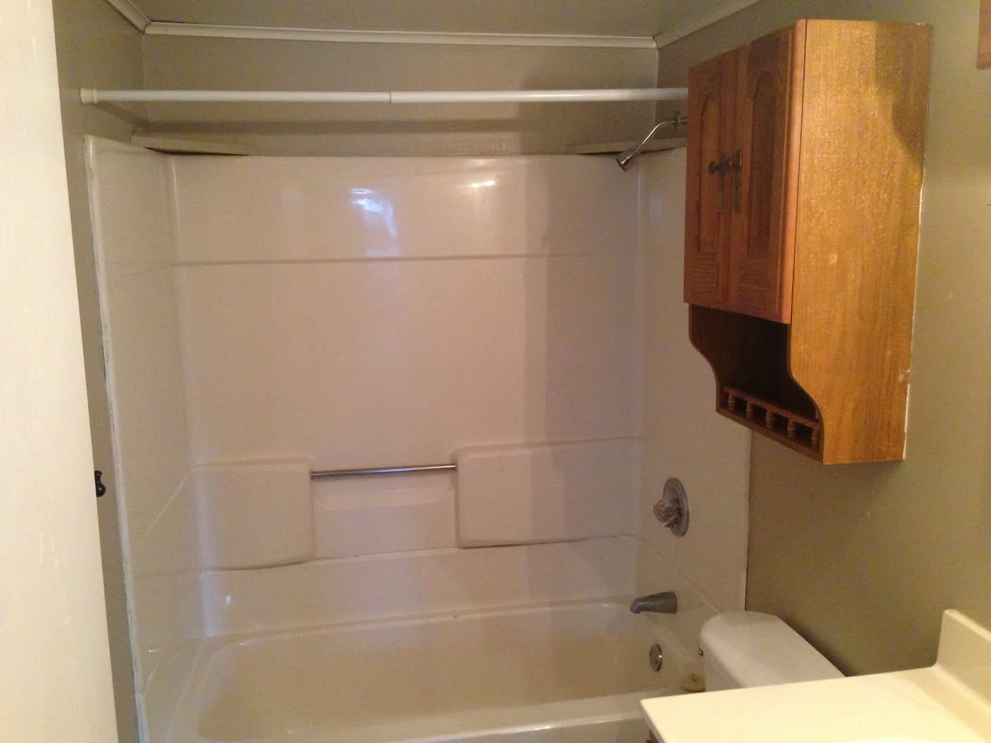 Large 3bd/1bth Single Family Home Near Caterpillar/Newtown Fitness – photo 5