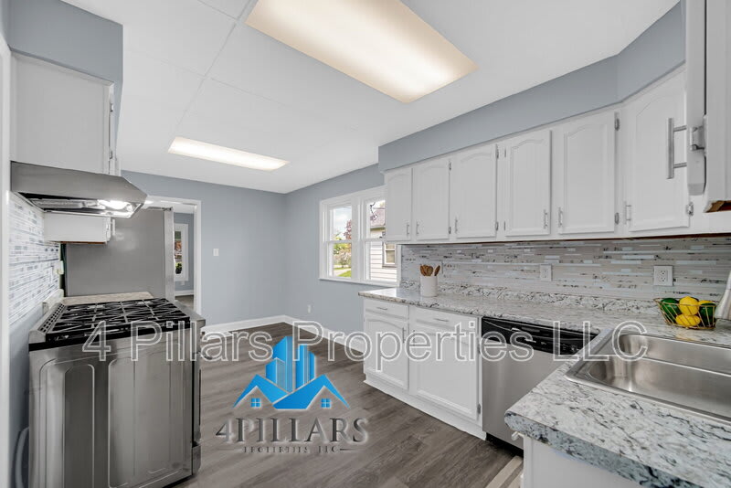 648 Stewart Court – photo 3