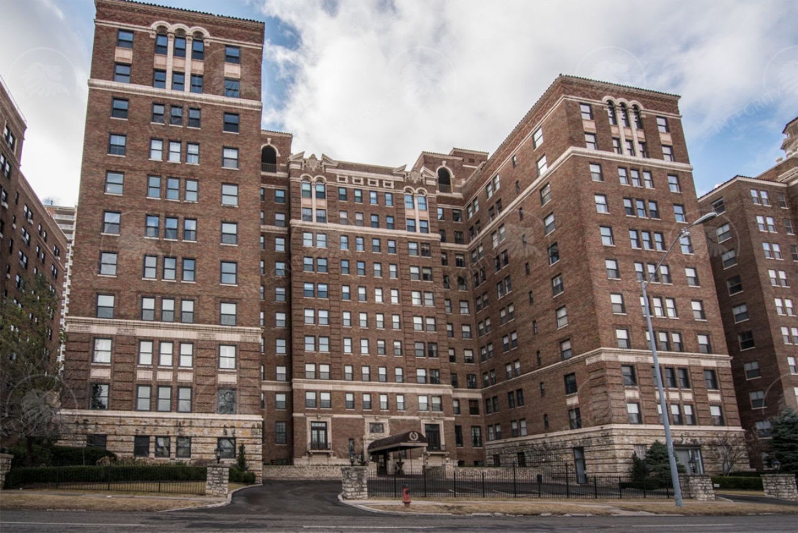 229 Ward Parkway – photo 4