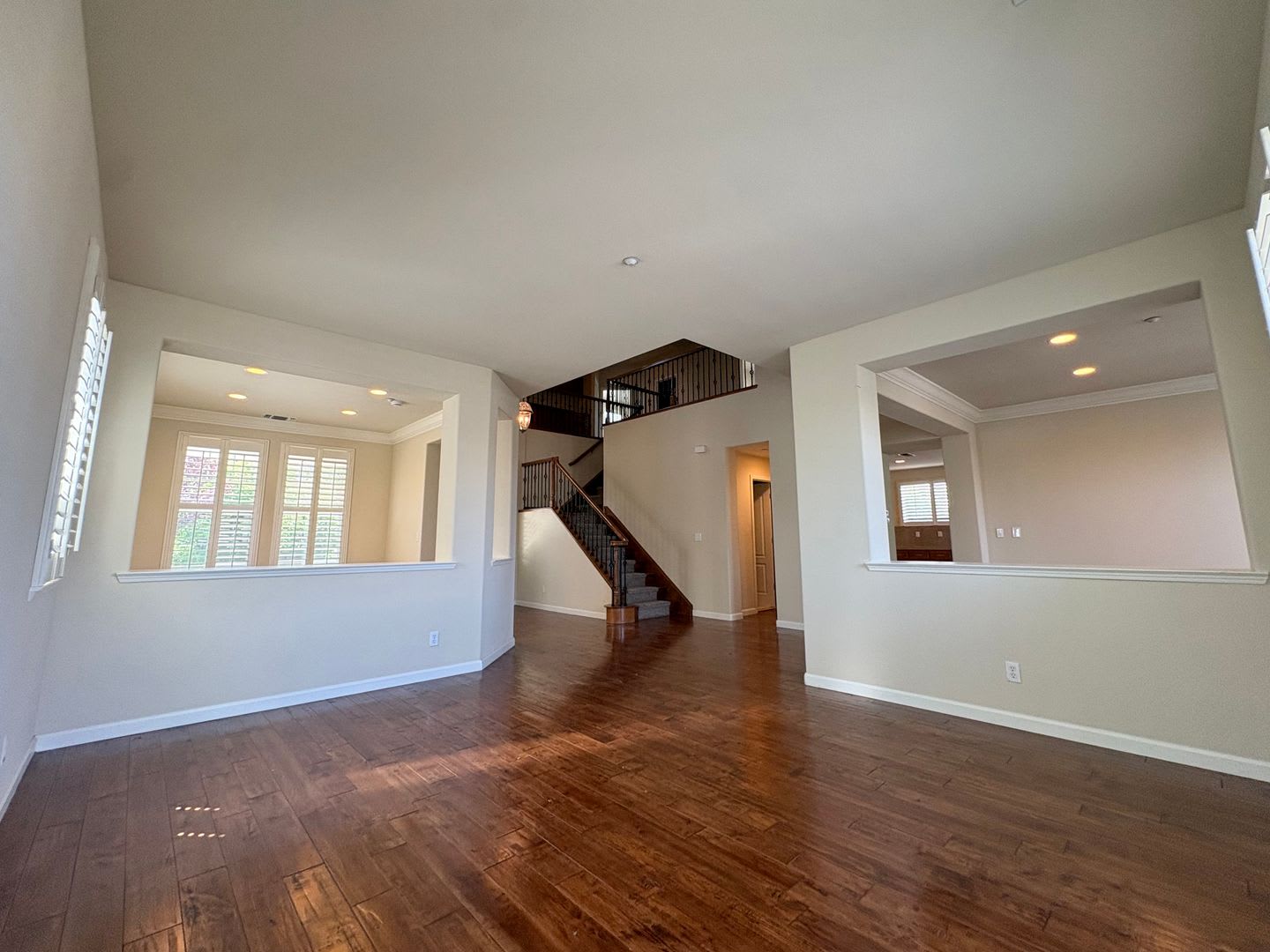 Spacious Shadow Lakes Home – 4 Bedroom 3 Bath – photo 2