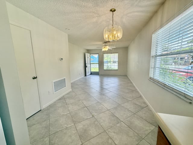 223 North Adelle Avenue – photo 5
