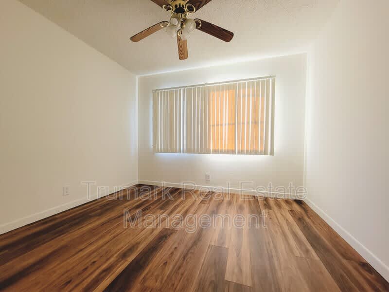 512 Irving Ave. – photo 4