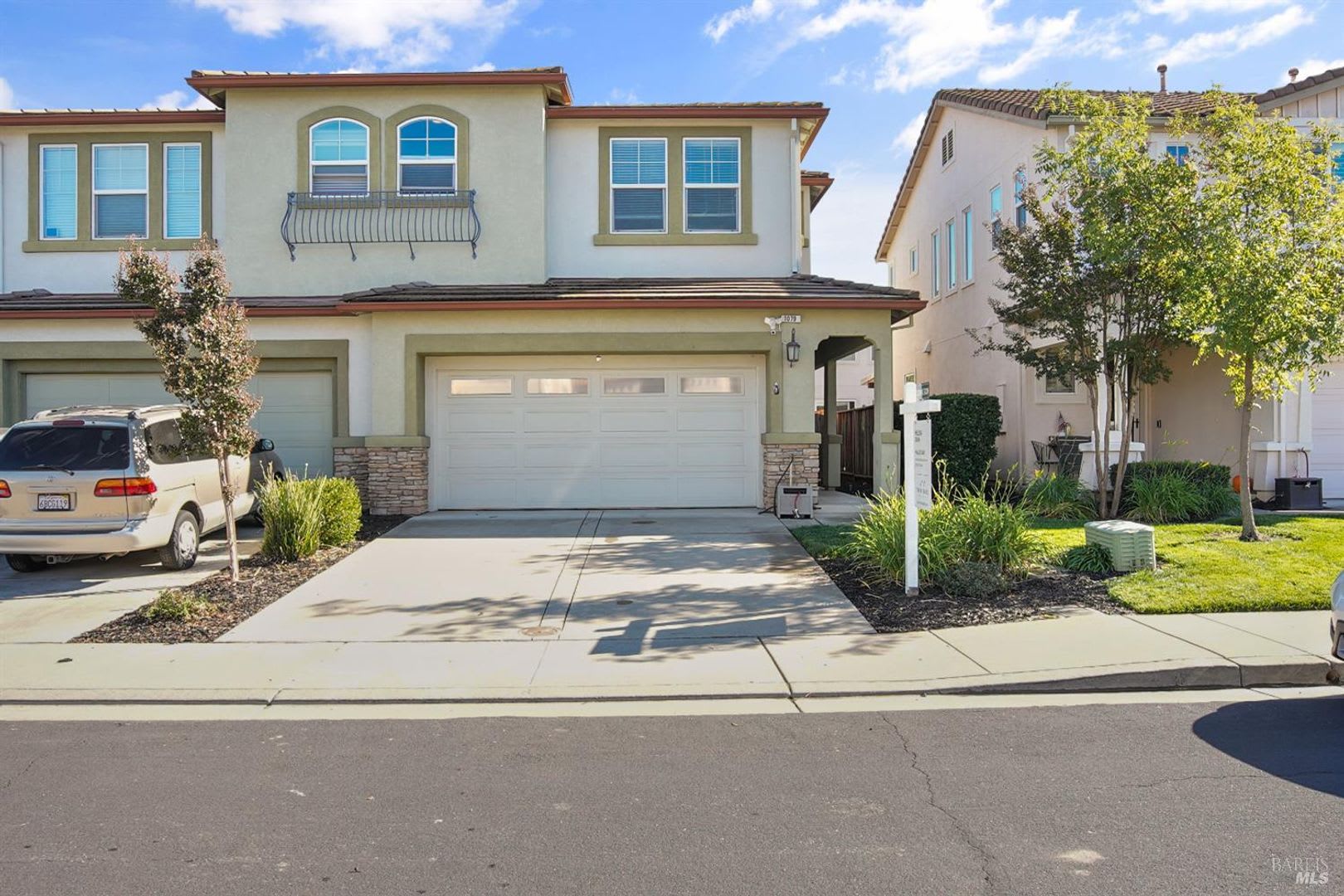 1079 Portofino Ave Modern 3Br 2 5Ba With Solar Available Now – photo 4