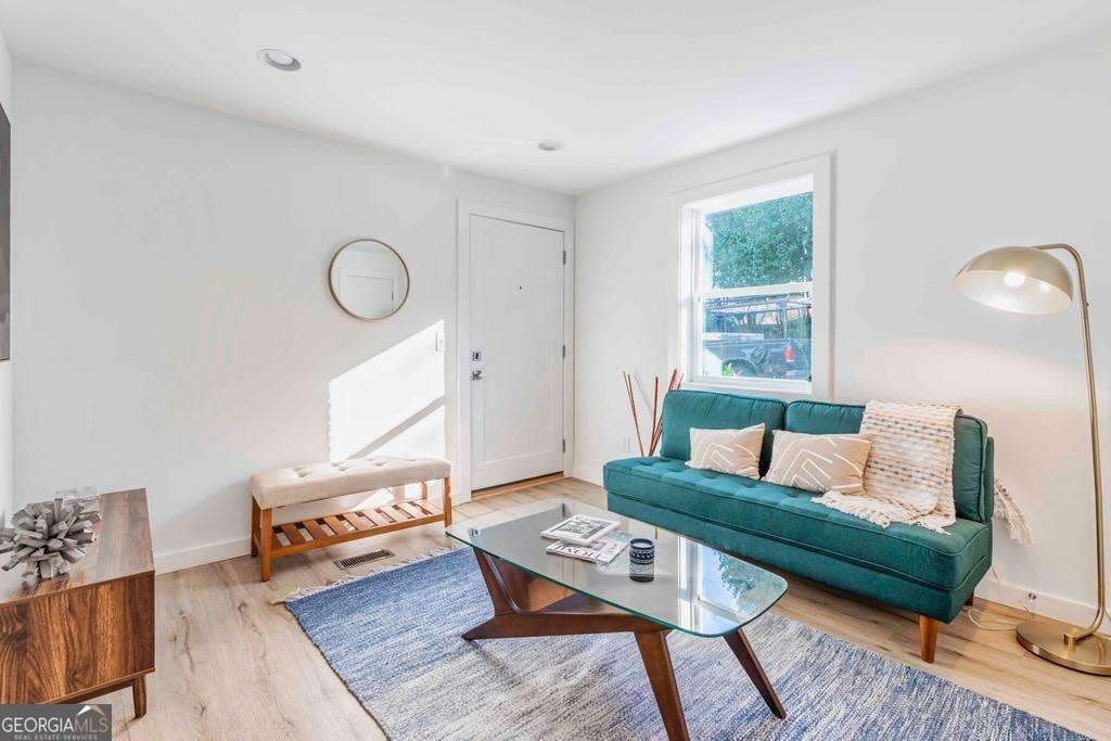 1015 Greenwood Avenue NE – photo 5