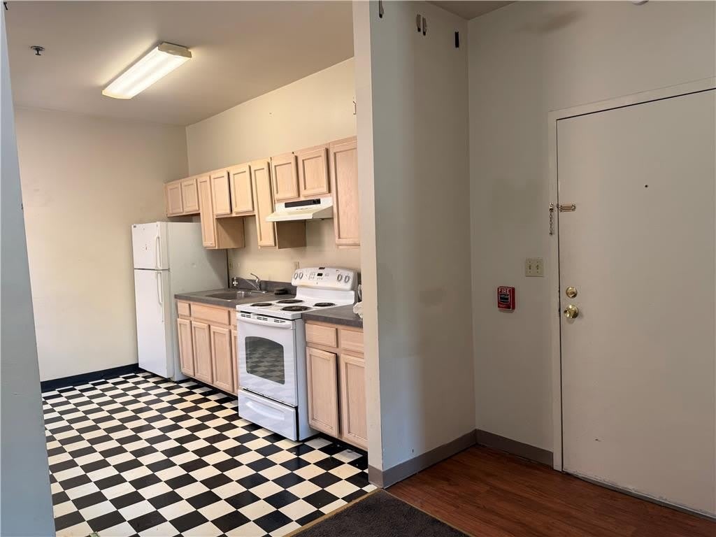 823 E 4th – photo 4