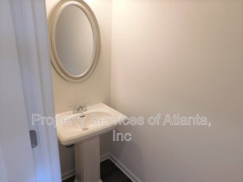 523 Ryan Ct – photo 4