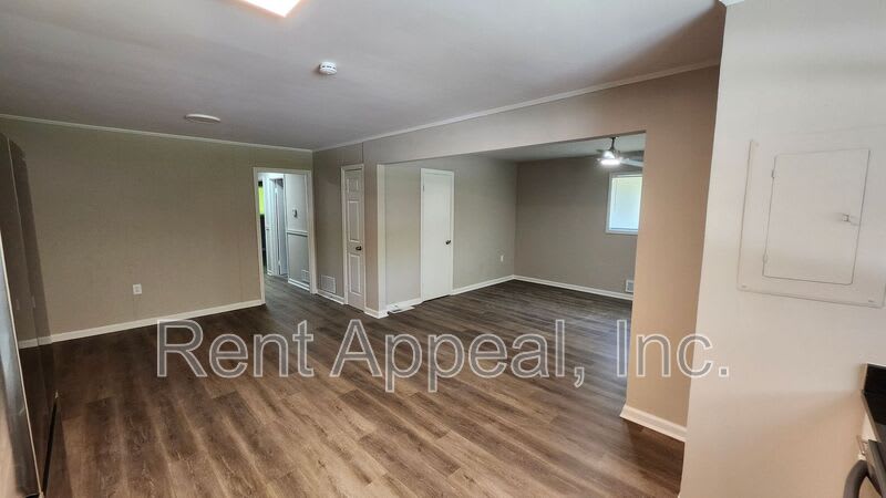 1664 Barrett Dr Nw – photo 3