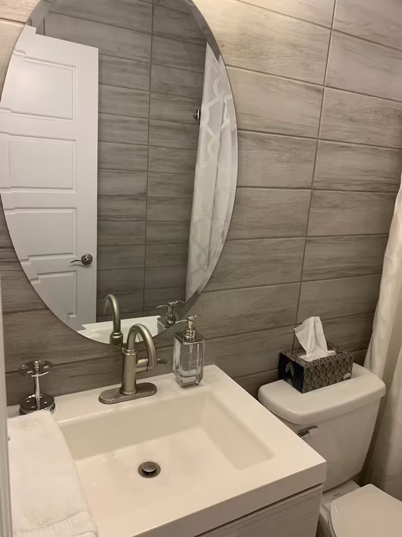 Room in 2 Bedroom Home at Janmar Dr – photo 5