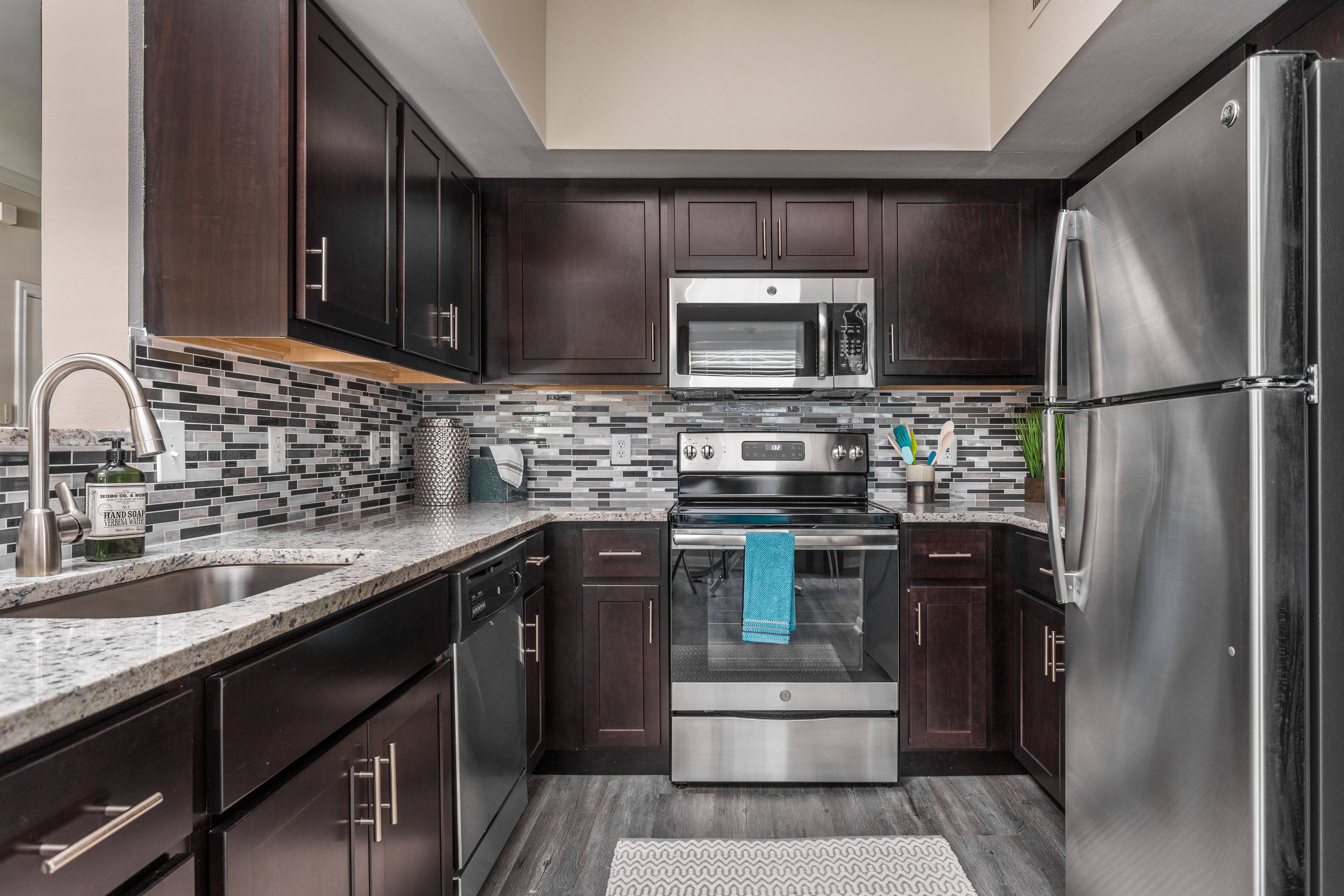 Oxmoor Apartment Homes – photo 4
