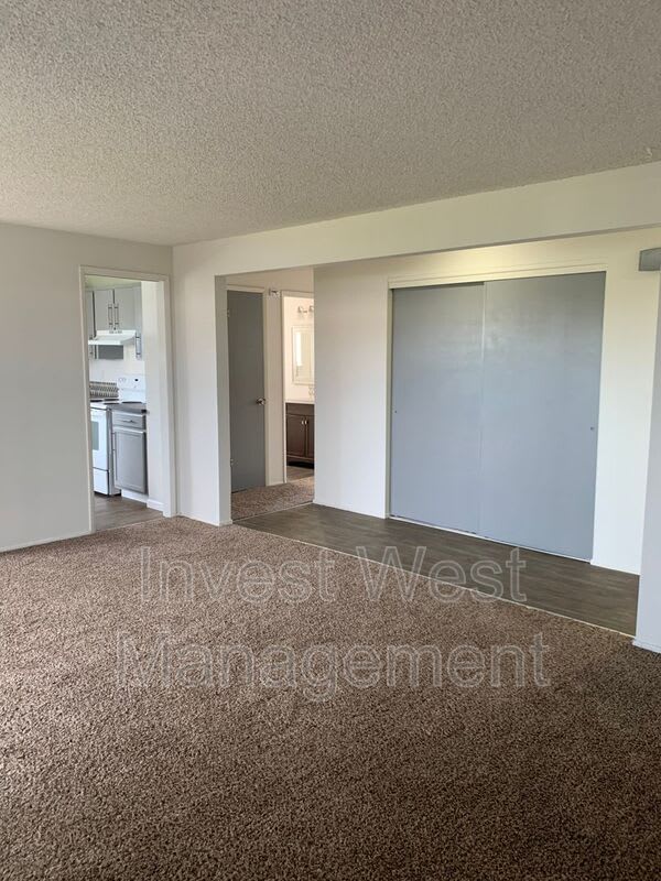 319 Ne 104 Avenue – photo 4