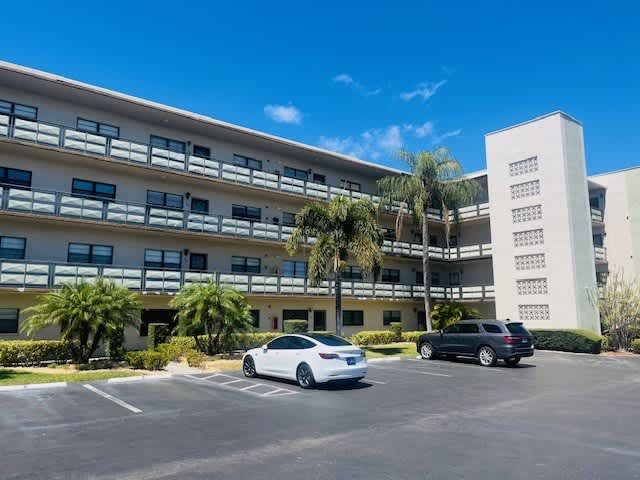 6080 80th Street North – photo 3