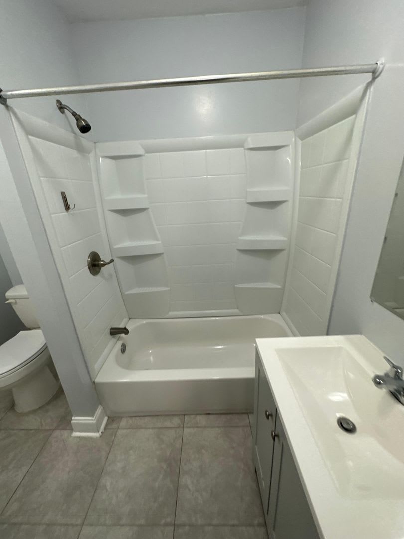 Fully renovated Single Family 2/1 available for immediate rent! – photo 5