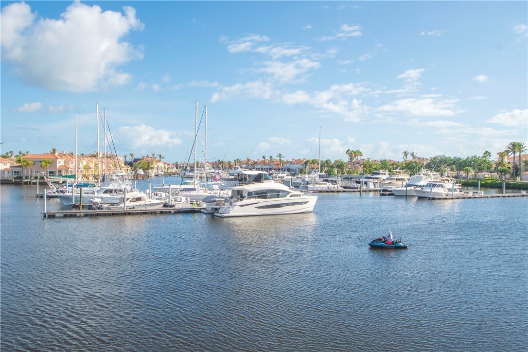 5225 E Harbor Village Drive 202 – photo 1