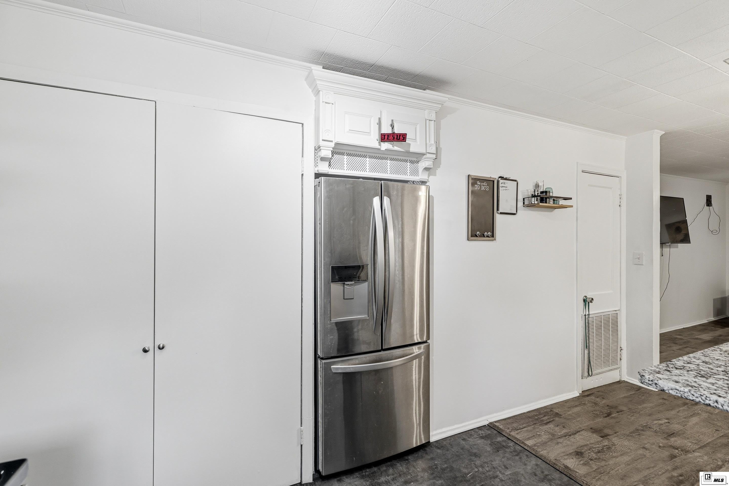 206 FRANCES AVENUE – photo 5