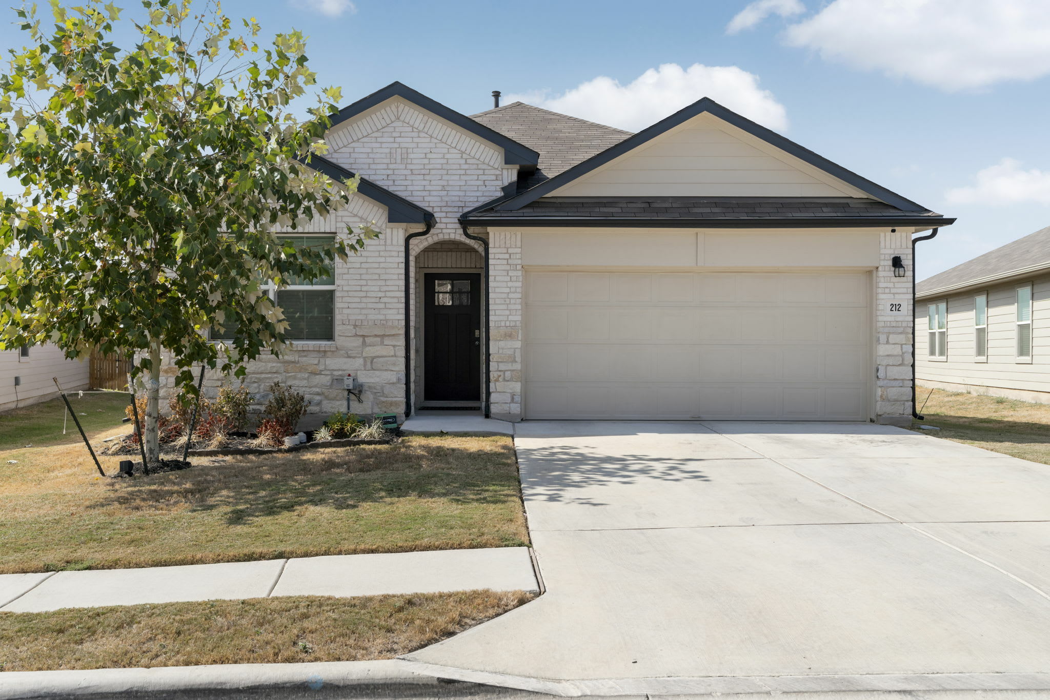 212 Apache Plum Drive – photo 4